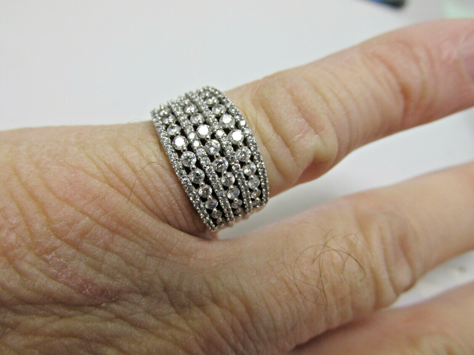 Beautiful 1.00 ctw 10k White Gold Diamond Ring Size 7 Really Nice MAKE OFFER