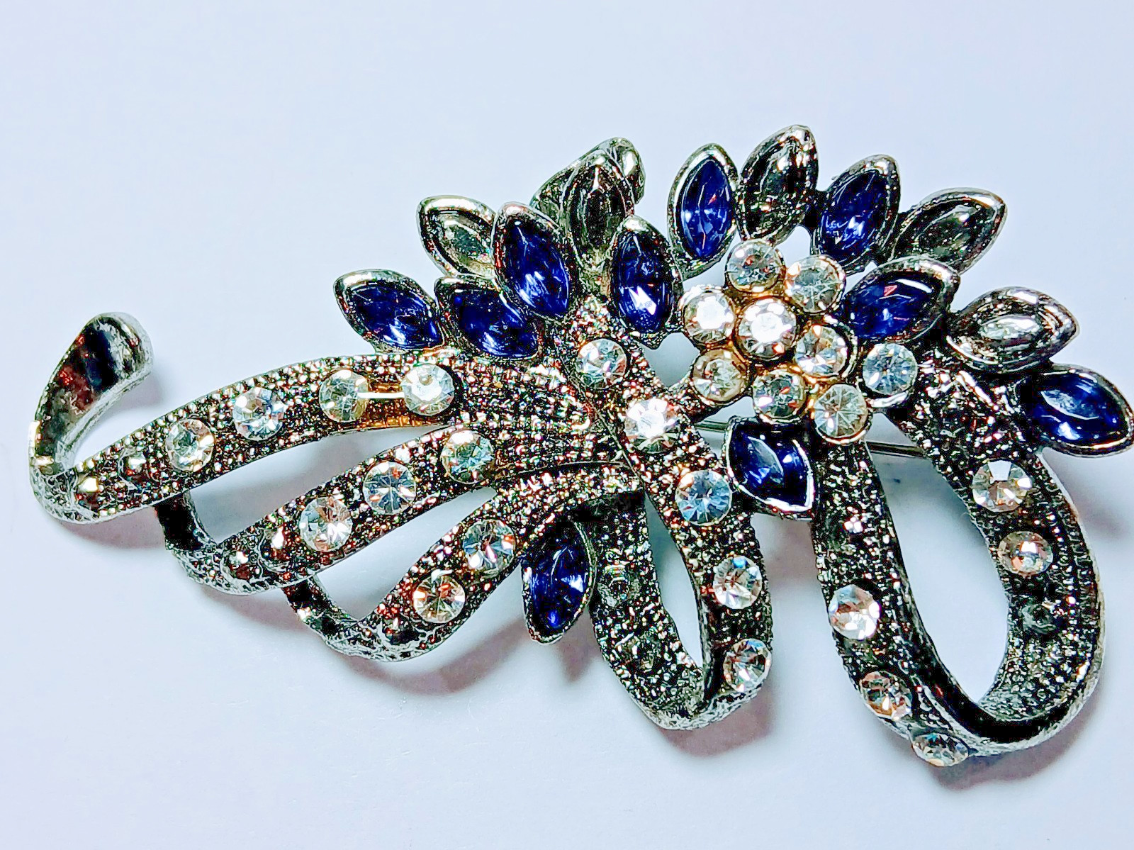Vintage Floral Ribbon Brooch Pot Metal Pin Rhinestone Violet Blue Silver Tone