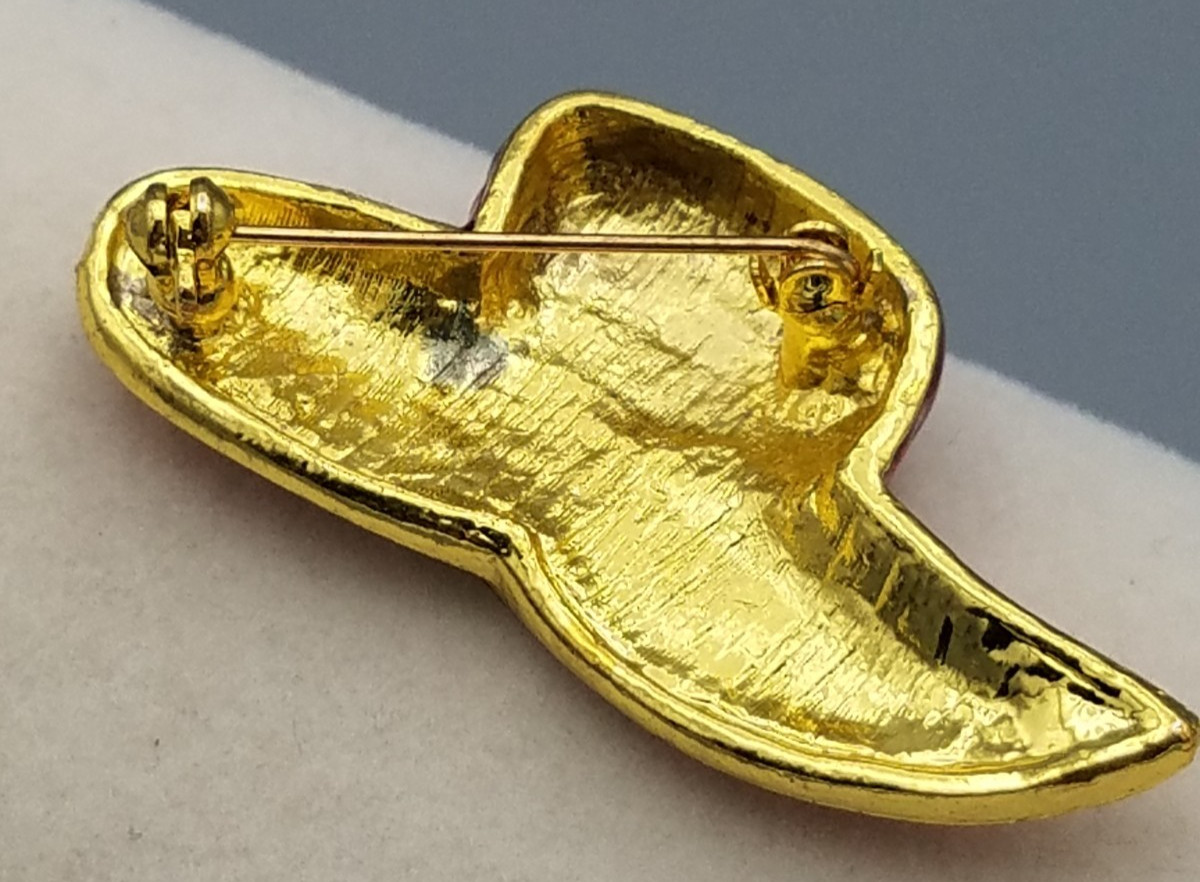 Vintage Red Hat Purple Flowers Enamel Gold Tone Brooch