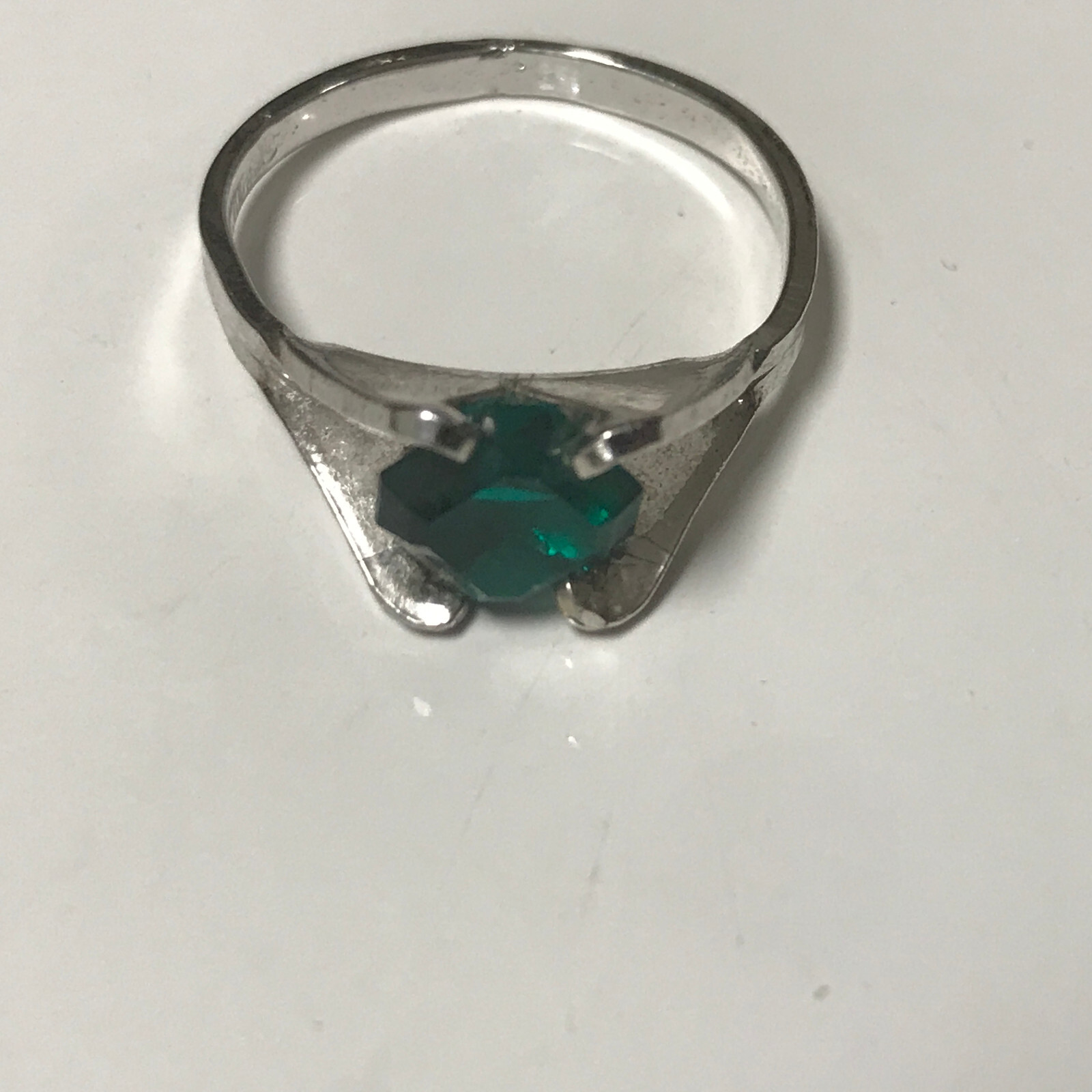 Vintage Simulated Emerald Stamped 18k HGE Ring Size 3 May Birth Stone Green