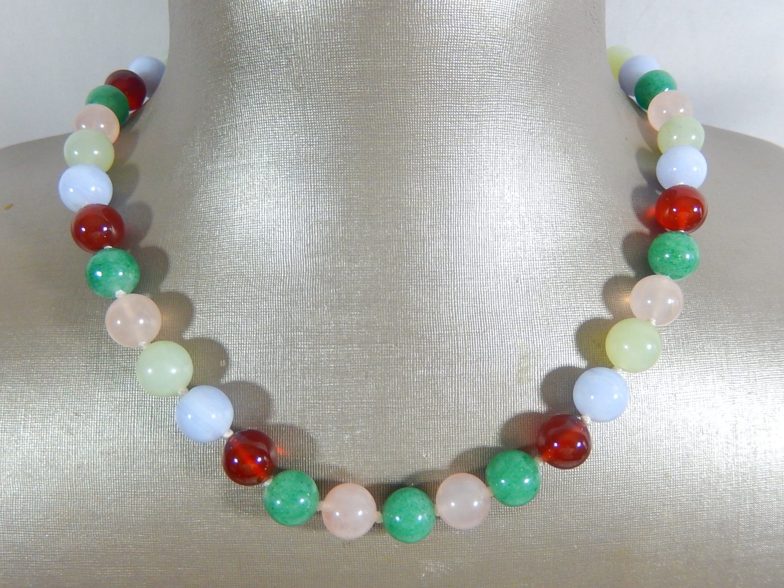 VTG CHINESE EXPORT HAND KNOTTED MULTI 10mm GEMSTONE 18″ NECKLACE W GILT CLASP