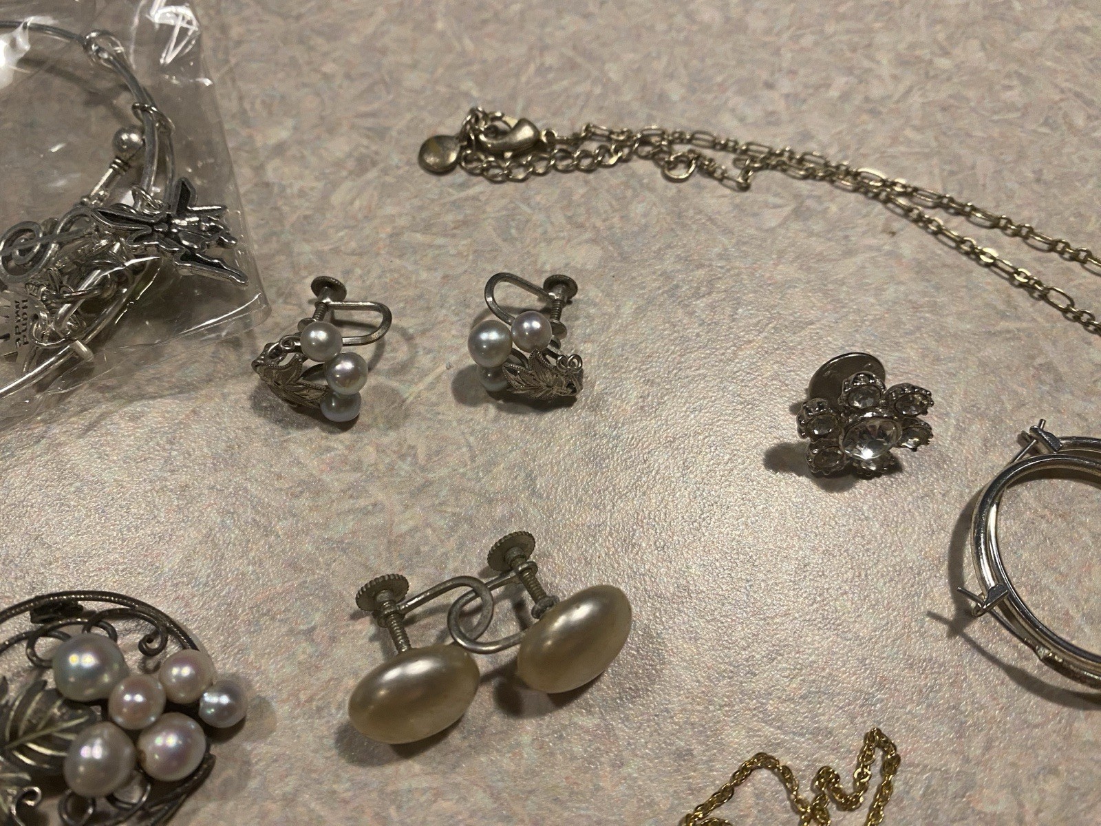 Vintage Lot Of 6 Screw Back Earrings 1930’s 1950’s 1 Bracelet 2 Necklaces 2 Pins