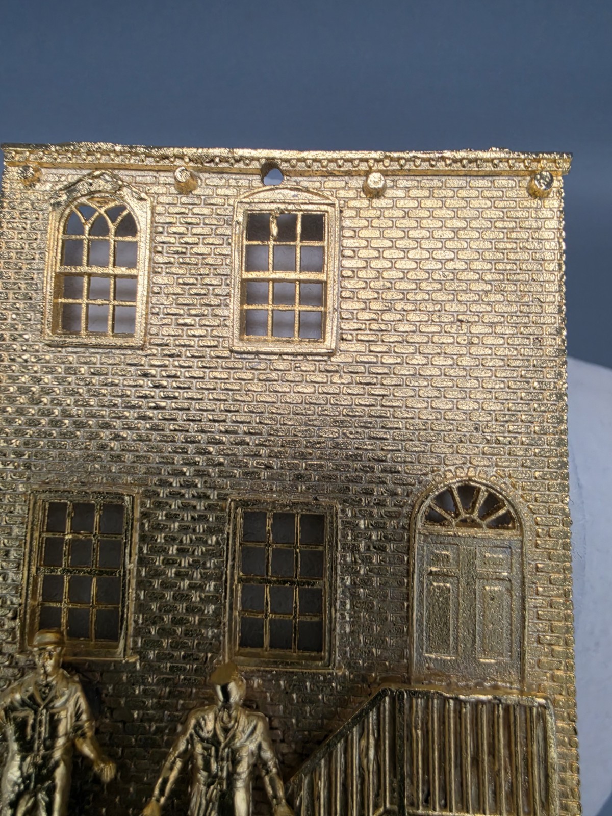 Vintage Panatela Grande Designs Building and Figures Facade Pin/Pendant Unique