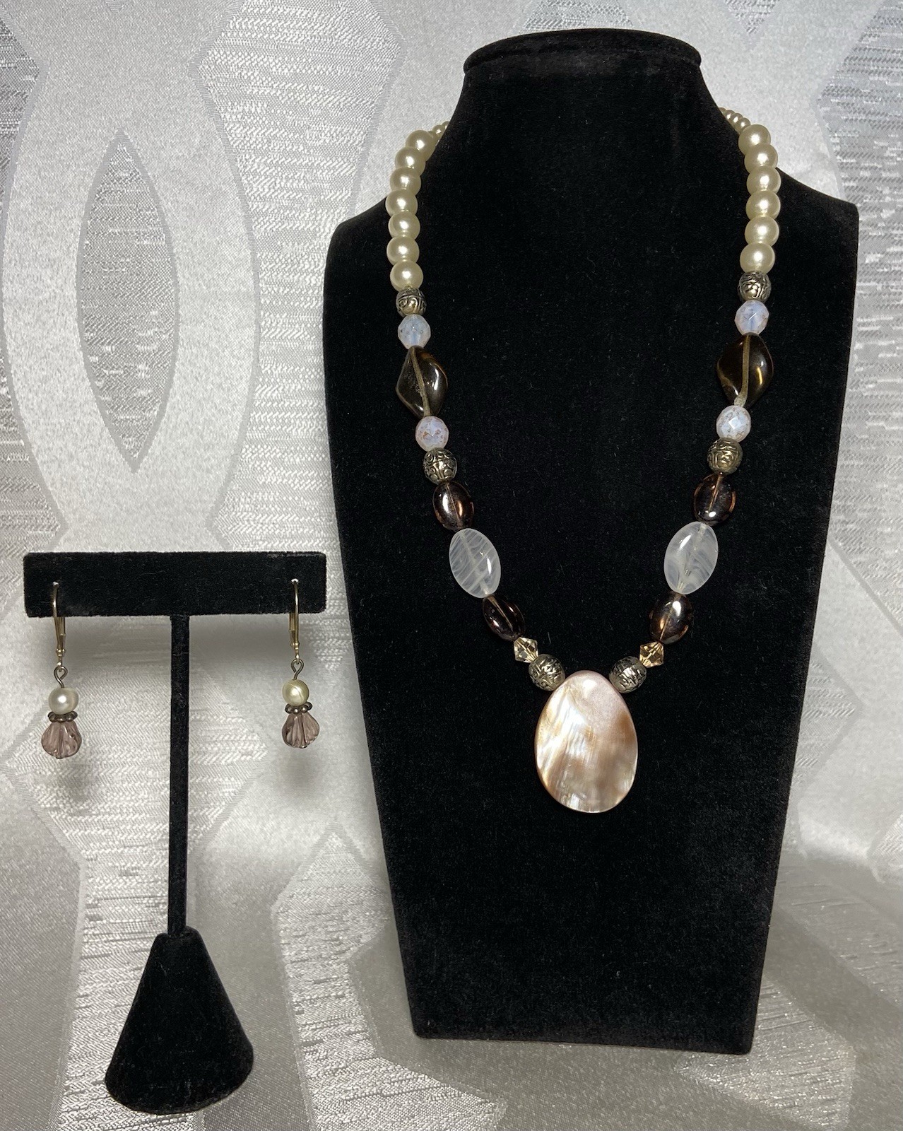 Vintage Beaded Necklace & Earring Set Faux Pearl Shell Pendant Pink Brown 16”
