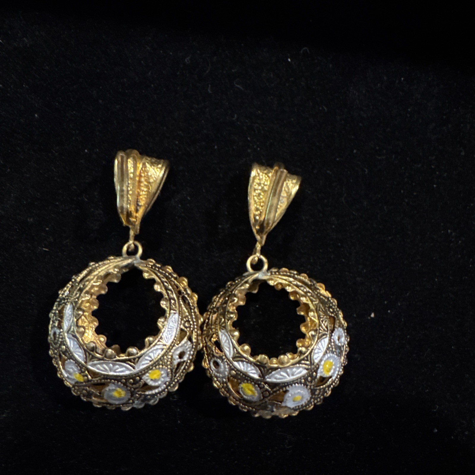 Vintage Damascene Earrings Black Yellow Gold Tone Enamel Dangle Clip pierced OLD