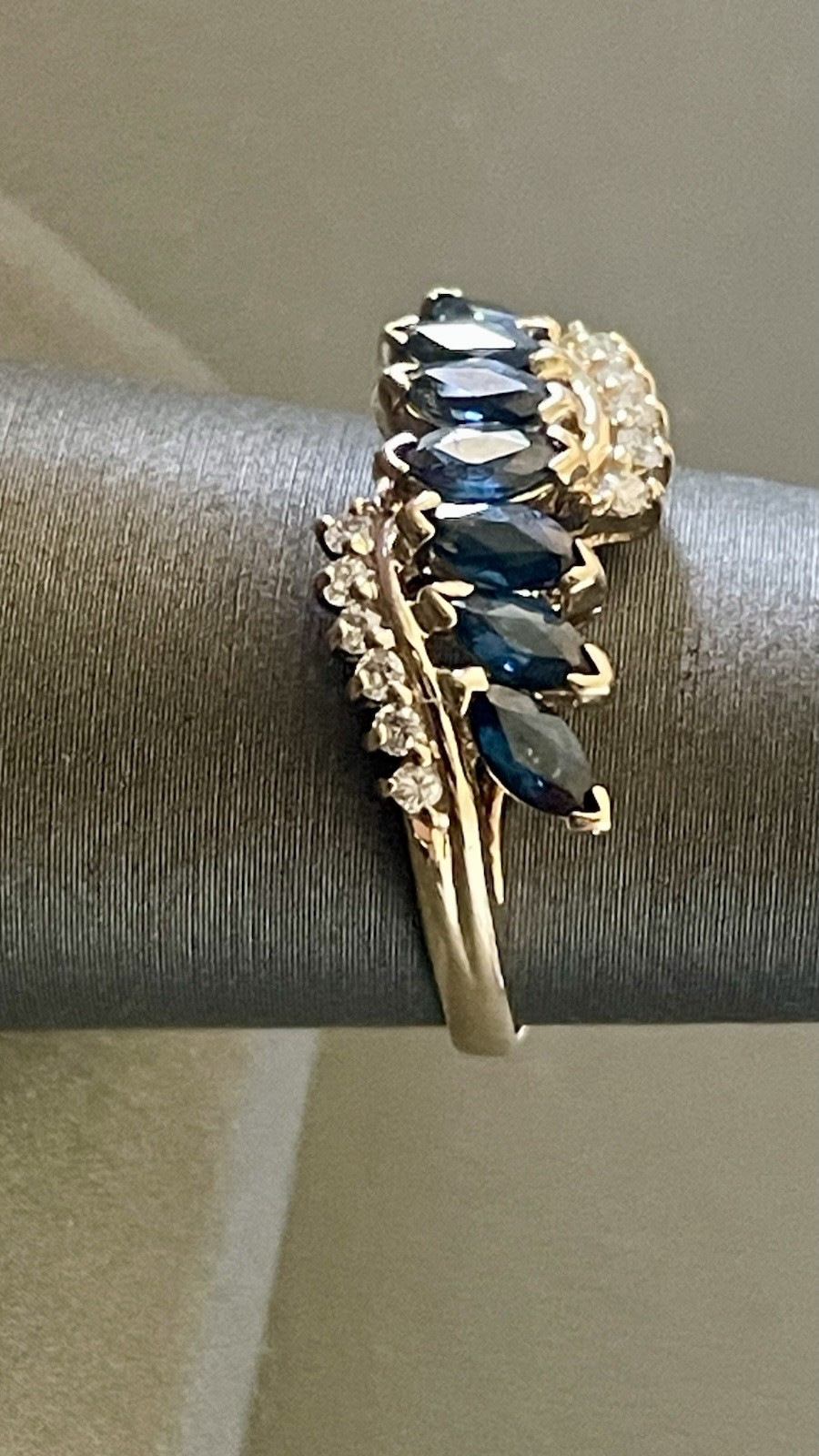14KT Yellow Gold 0.12CTW Diamond & 1.20CTW Sapphire Ring. S8.25 (BU155)