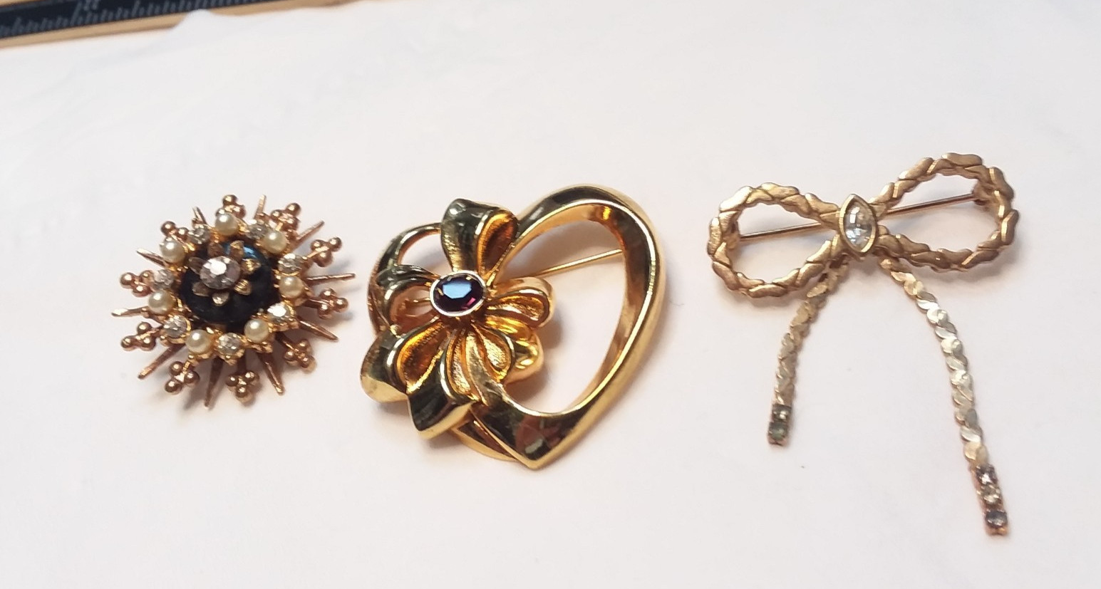 3 Vintage Brooches: 2 Avon, 1 Unbranded 05-01-2026