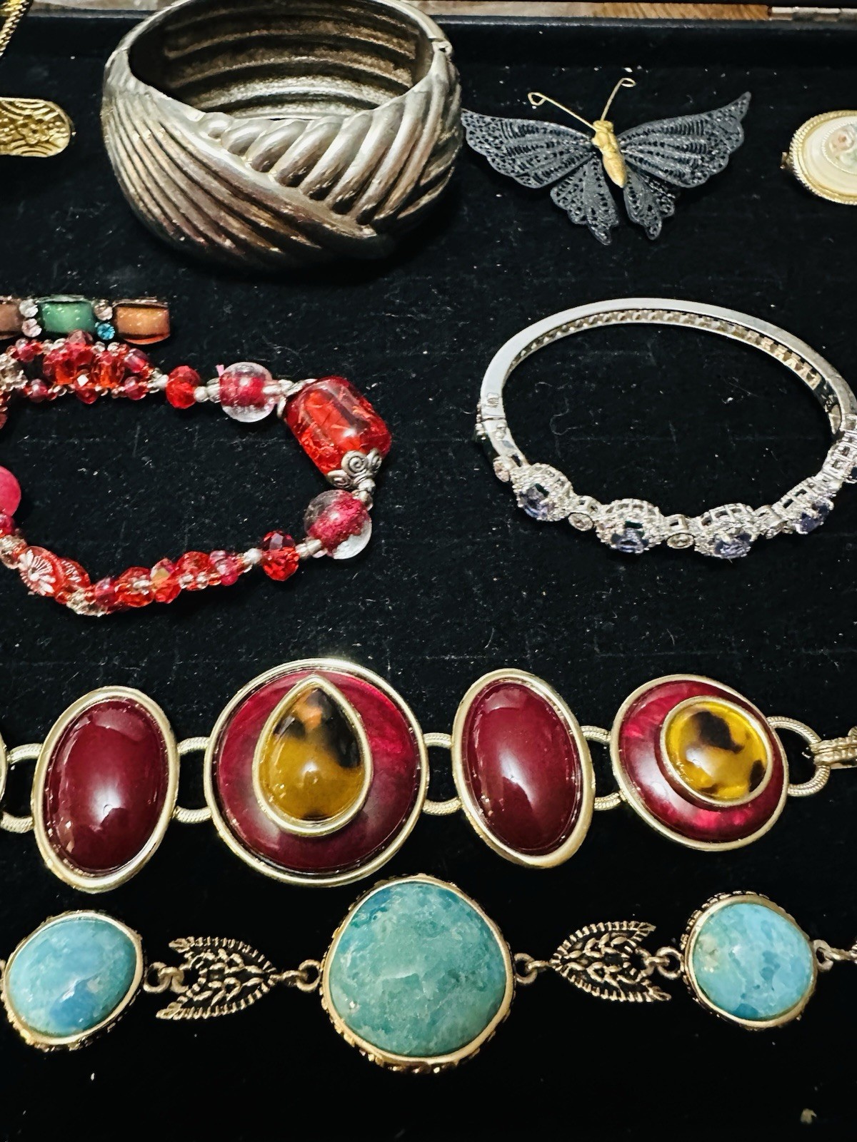Vintage Lot Of 13 Pieces Costume Jewelry Bracelets Pins Hair Barrett’s