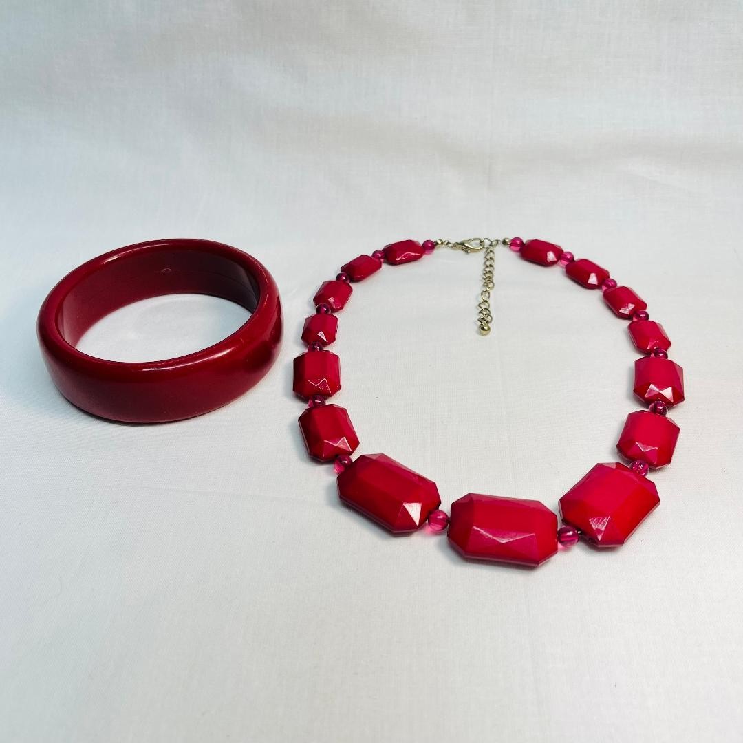 VINTAGE Burgundy Bangle Bracelet 16 in Necklace Lobster Claw Safety Clasp Chain