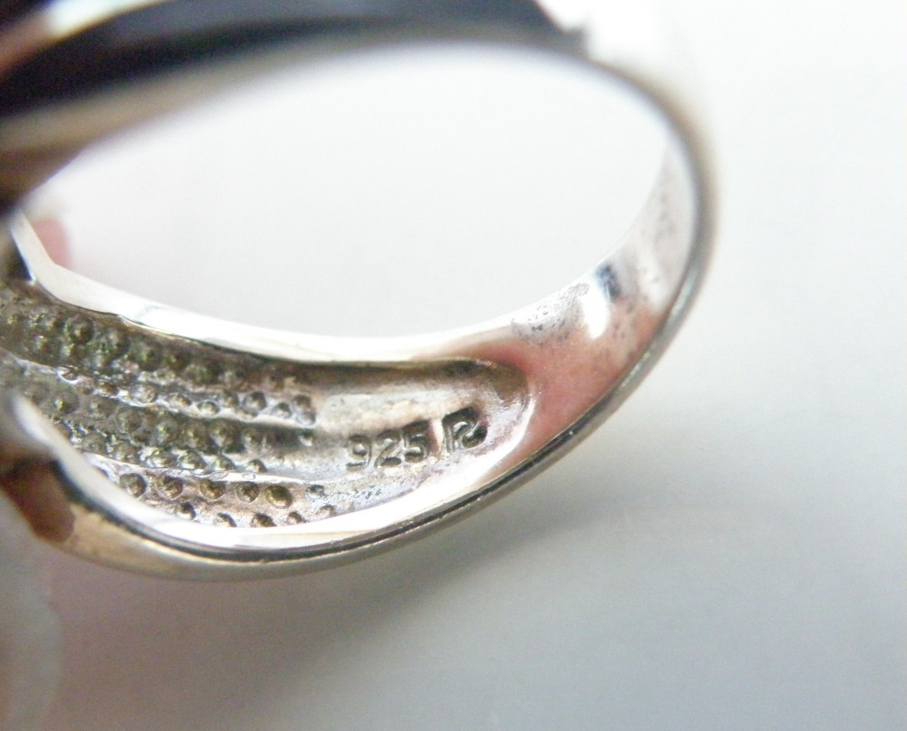 Vintage Sterling Silver 925 Black Onyx Cable Ring Size 7