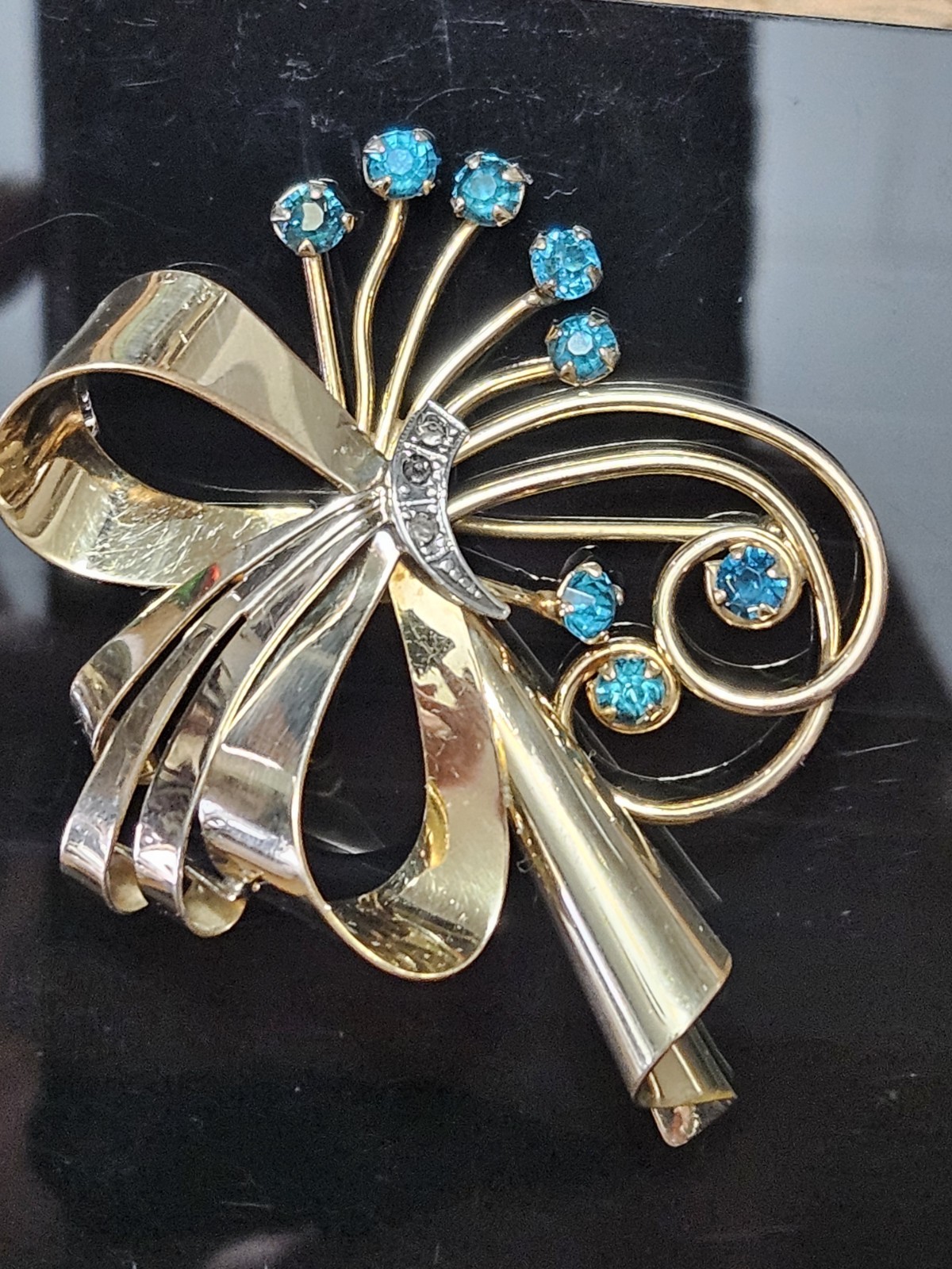 Vintage Signed CM Brooch Gold Filled 1/20 12k Blue Stones Bow And Sprig