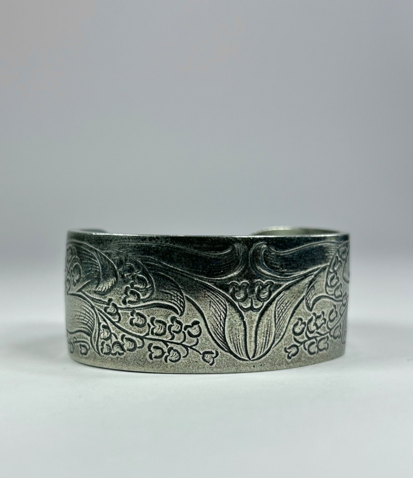 SALISBURY Pewter Cuff Bracelet MAY Birth Flower Lily of the Valley Engraved VTG
