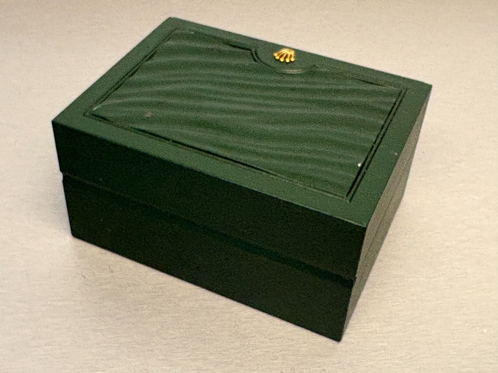AUTHENTIC GREEN WAVE PATTERN ROLEX WRIST WATCH DISPLAY BOX- NICE!