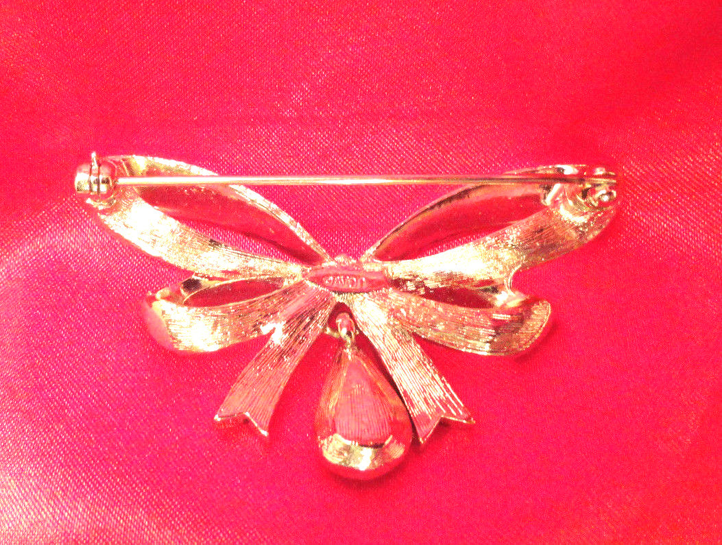 VINTAGE AVON MAY EMERALD BIRTHSTONE MARCASITE BOW RIBBON BROOCH