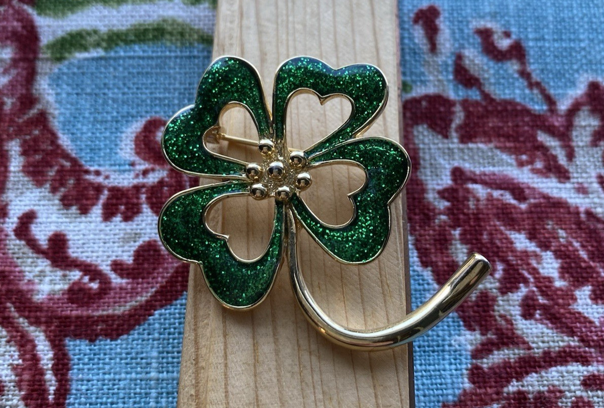St Patrick’s Day Green Four Leaf Clover and Leprechaun Brooch Pin