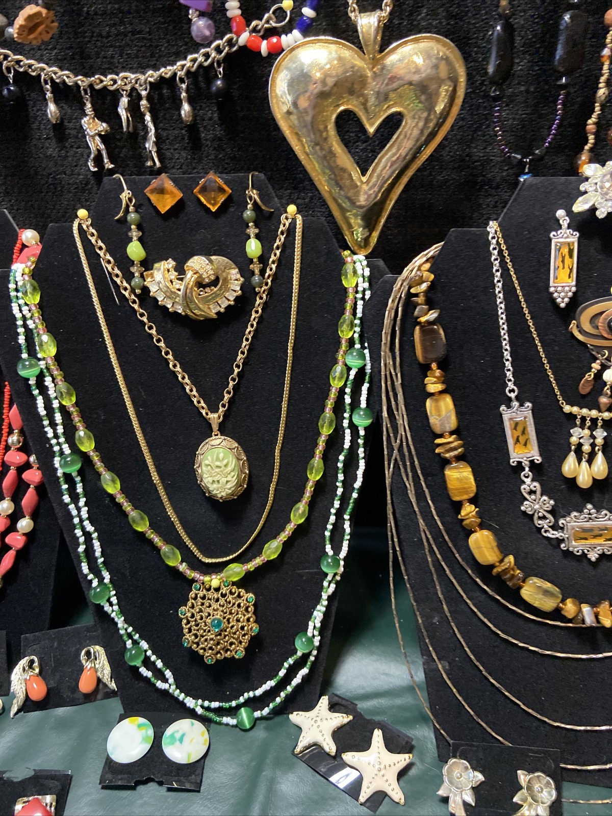 Fabulous 443 Piece Lot Of Vintage + Modern Fashion Costume Jewelry Nice Pieces
