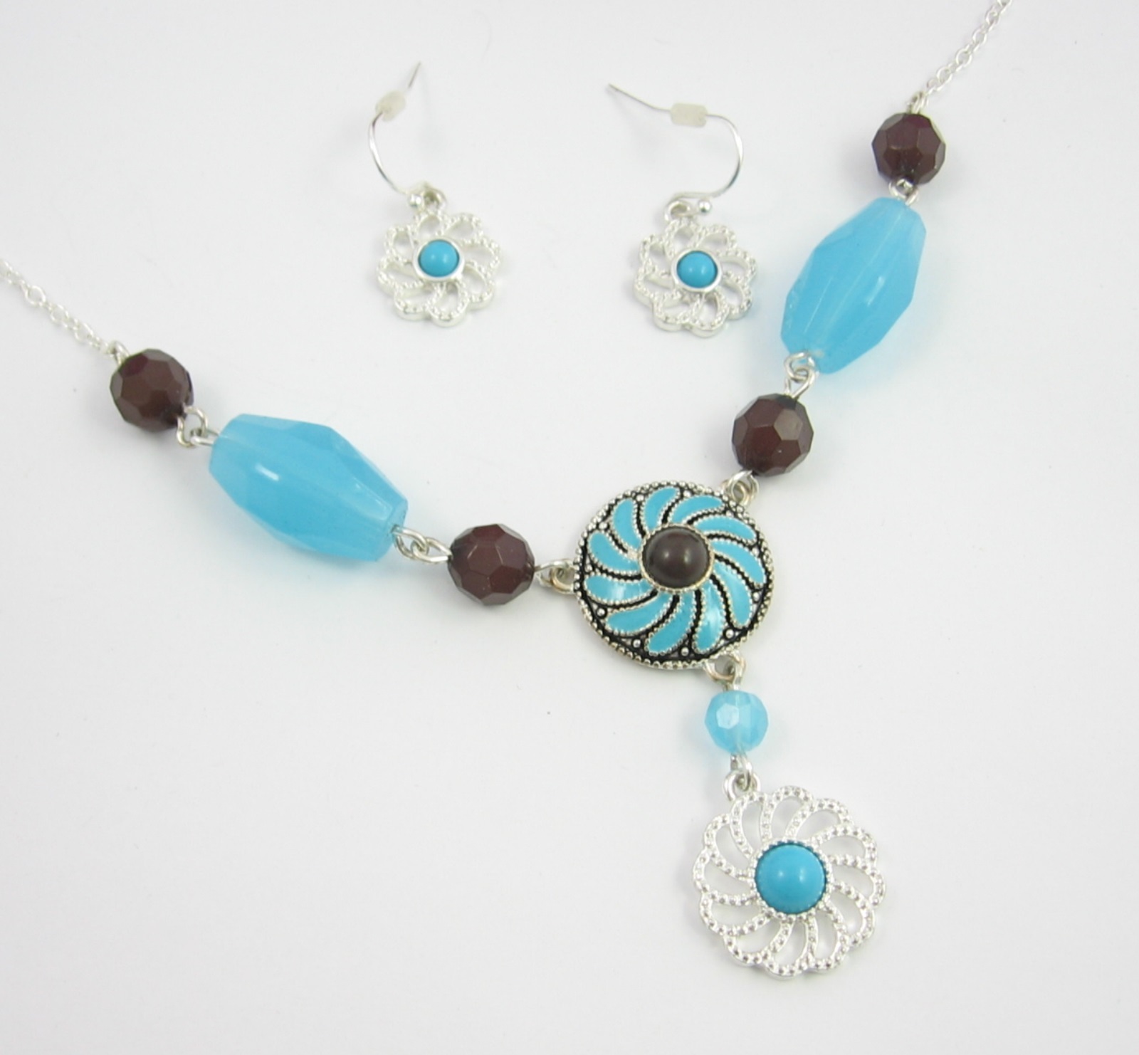 WESTERN CHIC NECKLACE & Pierced EARRINGS Gift Set Box Turquoise-Blue AVON