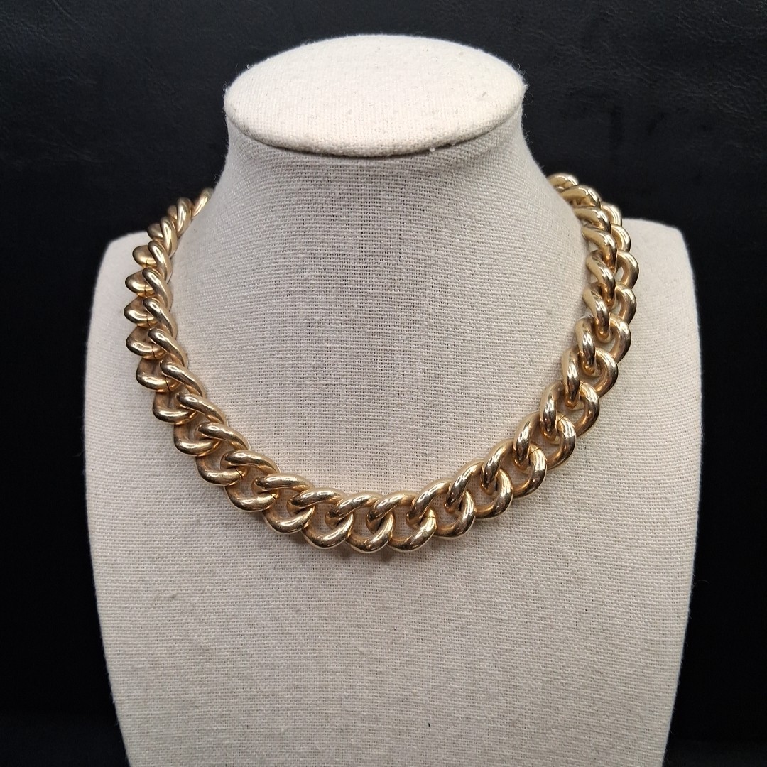 Vintage Cream Enamel And Gold Tone Reversible Necklace. 17.198