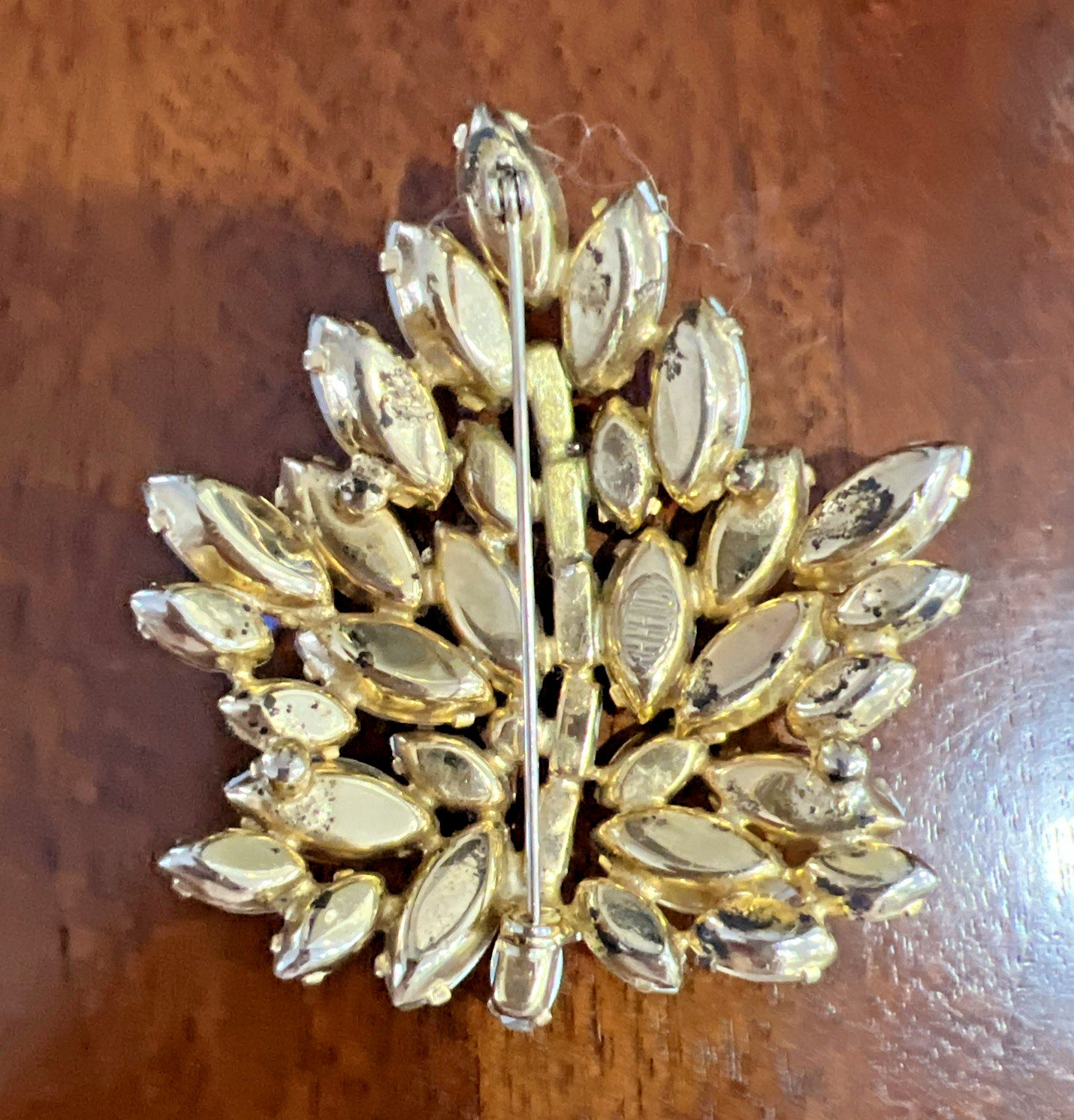 Vtg. 1940-60 SIGNED REGENCY AURORA BOREALIS RHINESTONE LEAF BROOCH & EARRING SET