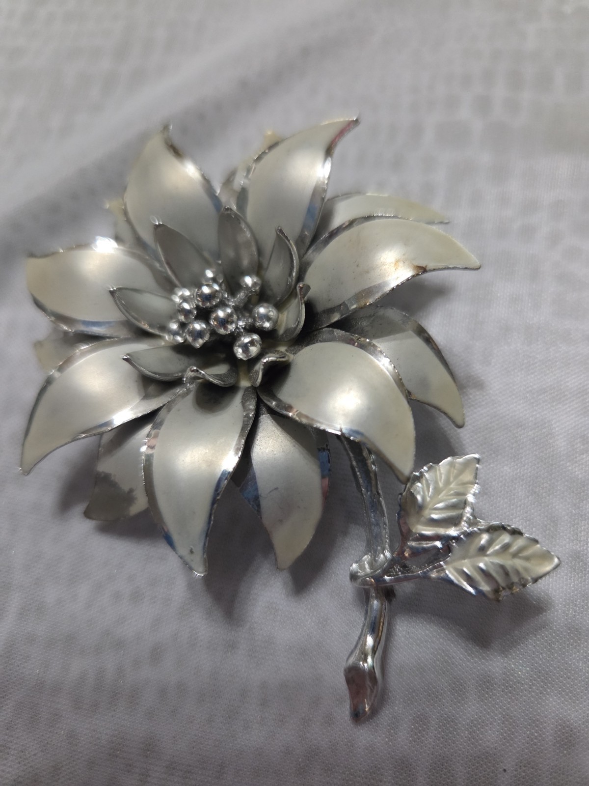 Lot Of 4 Brooches 1 Coro 3 Unbranded Flowers And Bow Excellent Condition…