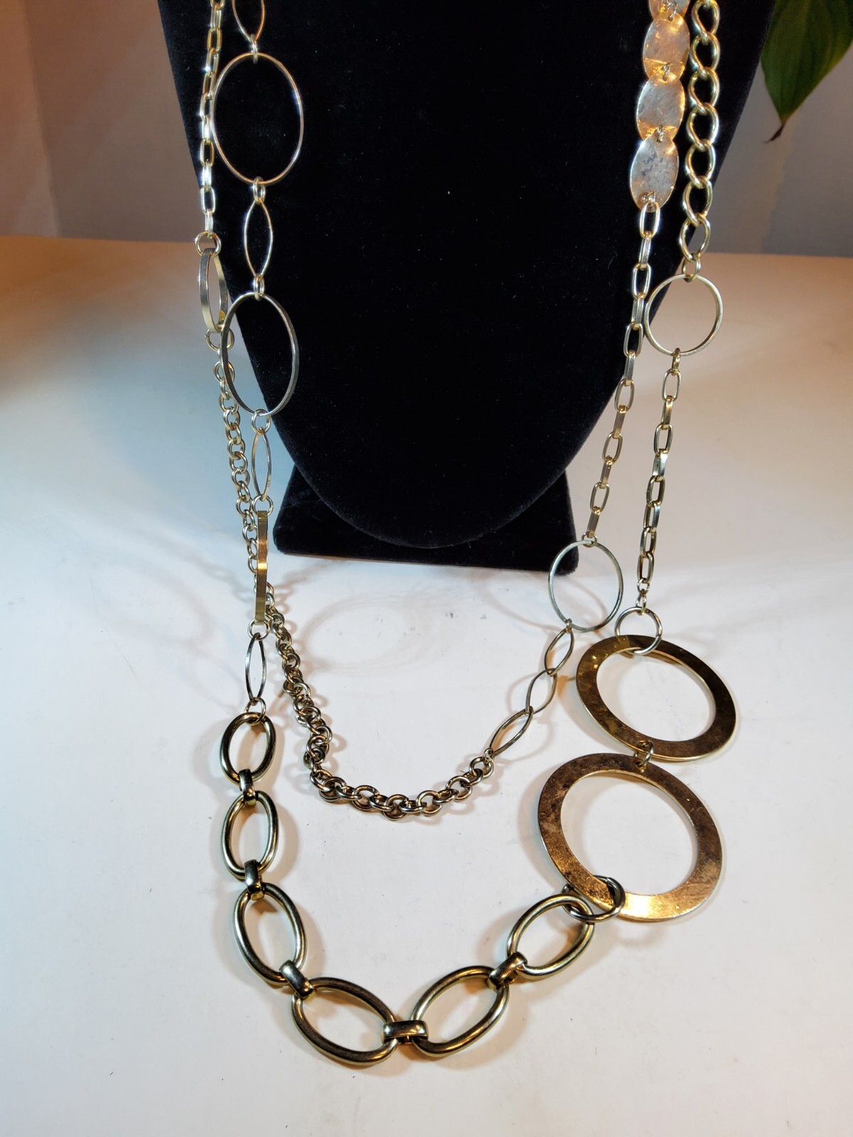 Vtg Gold Tone Mixed Loop And Chain Necklace 32″