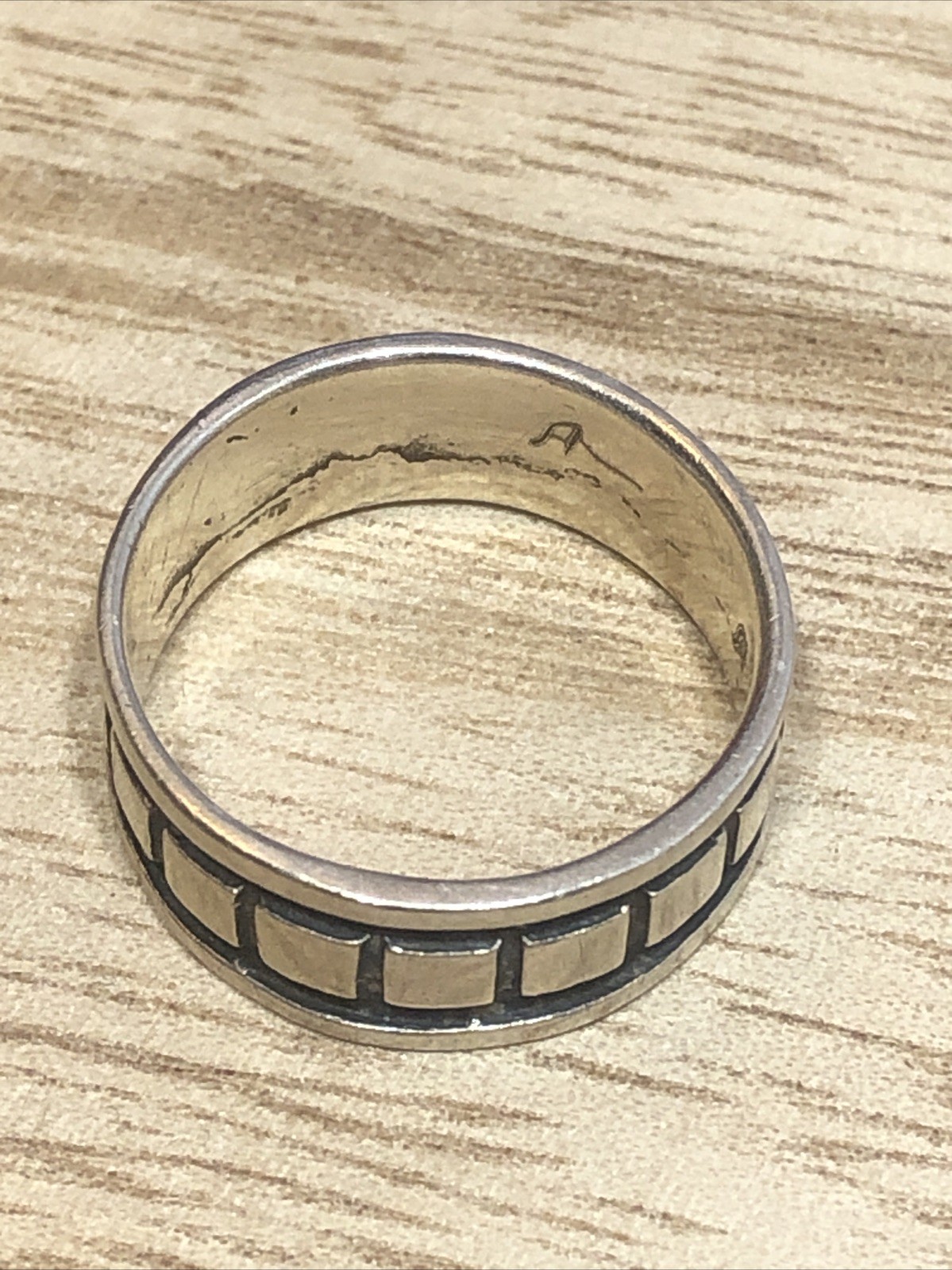 b.45. Signed Sterling Silver Vintage Patterned 8.4mm Band Ring Size 8.5s, 4.8g