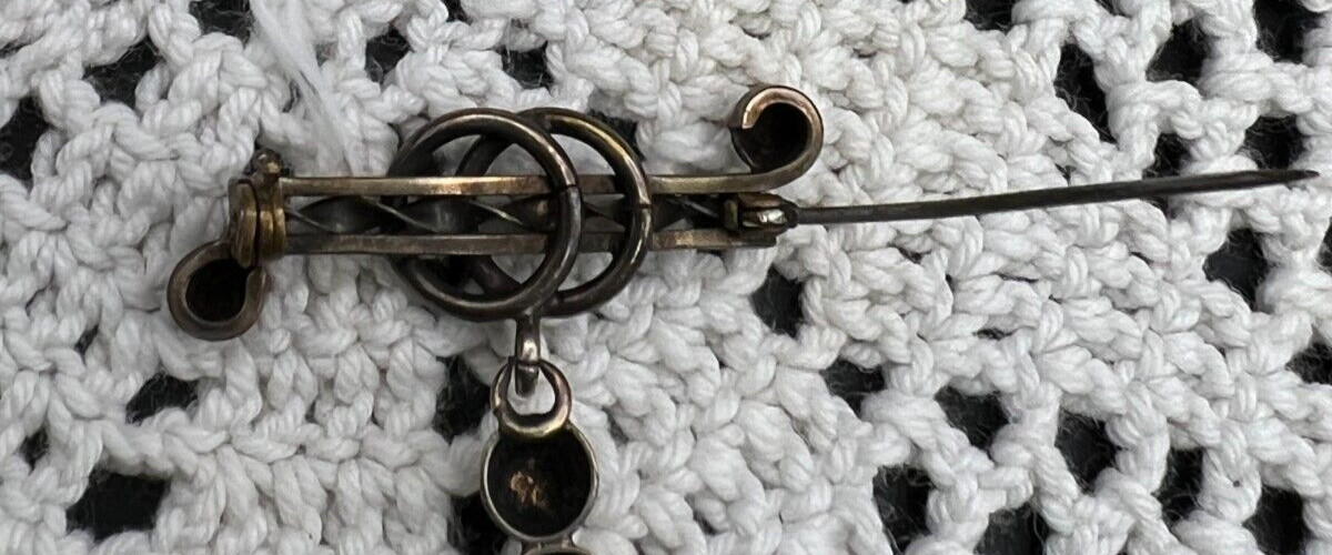 Revere Ladies Lapel Pendant Brooch Bubble Glass Watch-Works