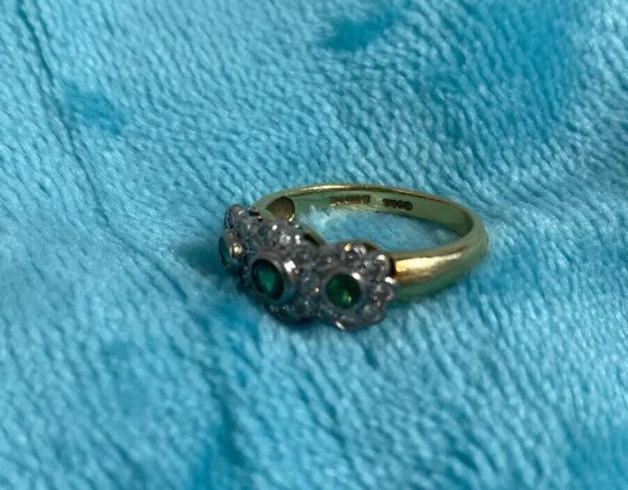18K Lady’s Gemstone Fashion Ring Featuring 3Round Brilliant Cut Emerald Gemstone
