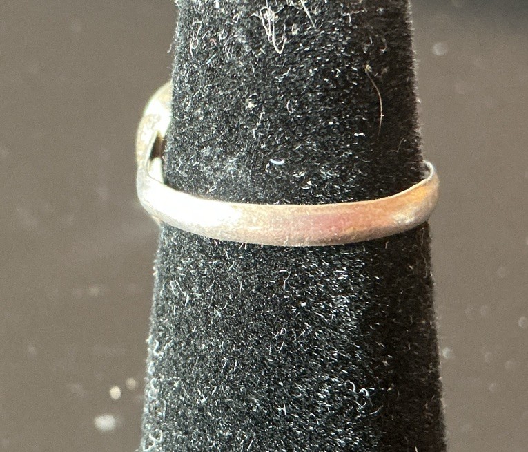 Vintage 70’s Silver Ring Off White Stone Hand Crafted Size 5 1/2 Small Simple