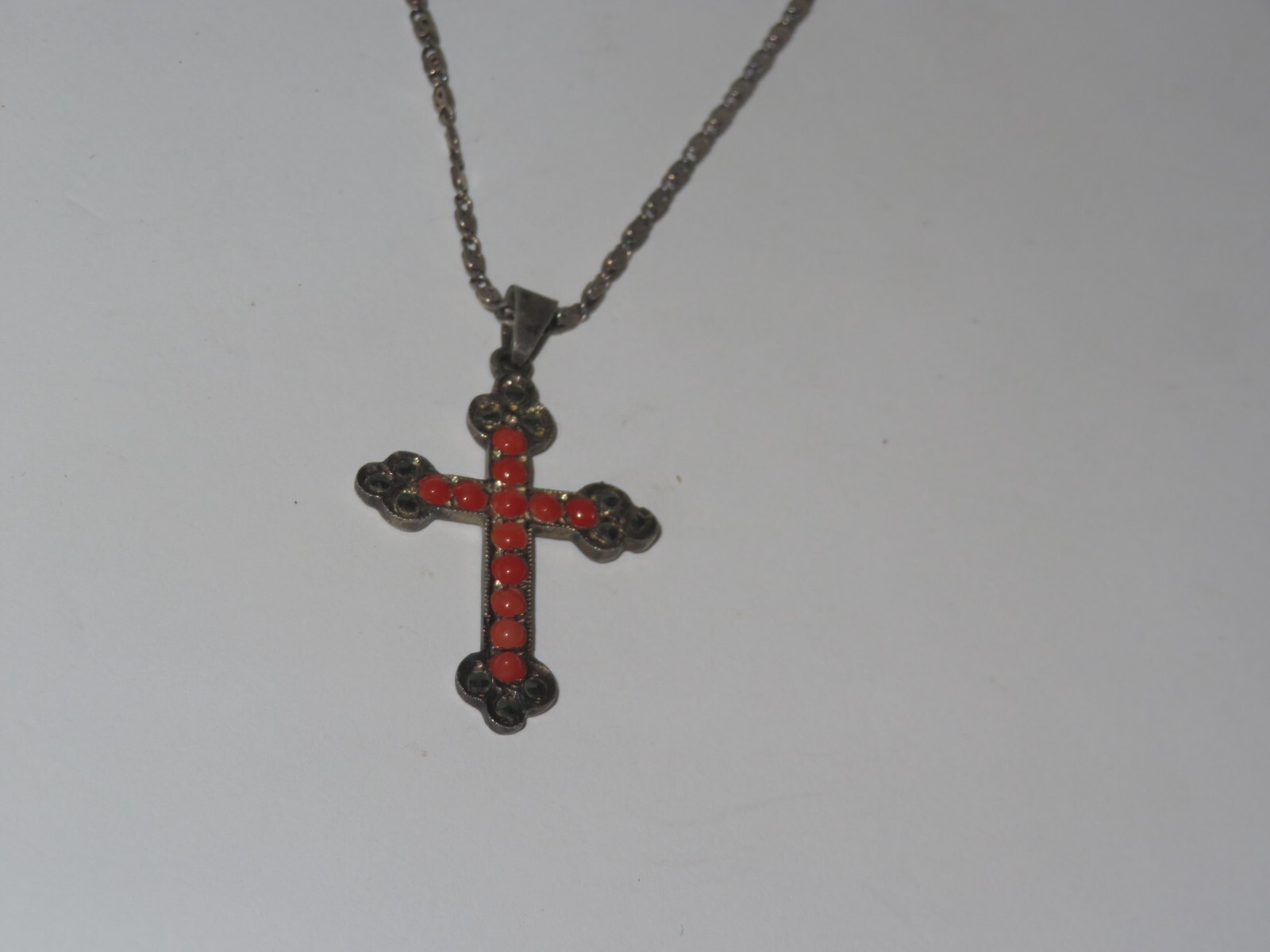 900 Silver Coral & Marcasite Cross Pendant & Sterling Silver Chain (4V)