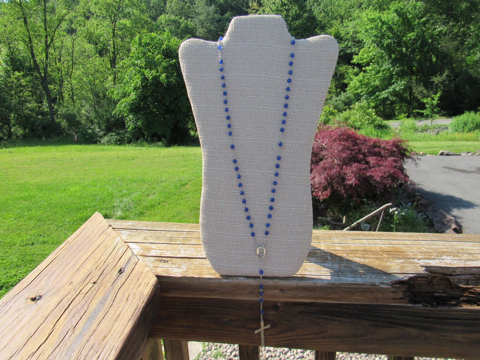 Vintage Royal Blue Acrylic Beaded Silver Linked Crucifixion Rosary Necklace