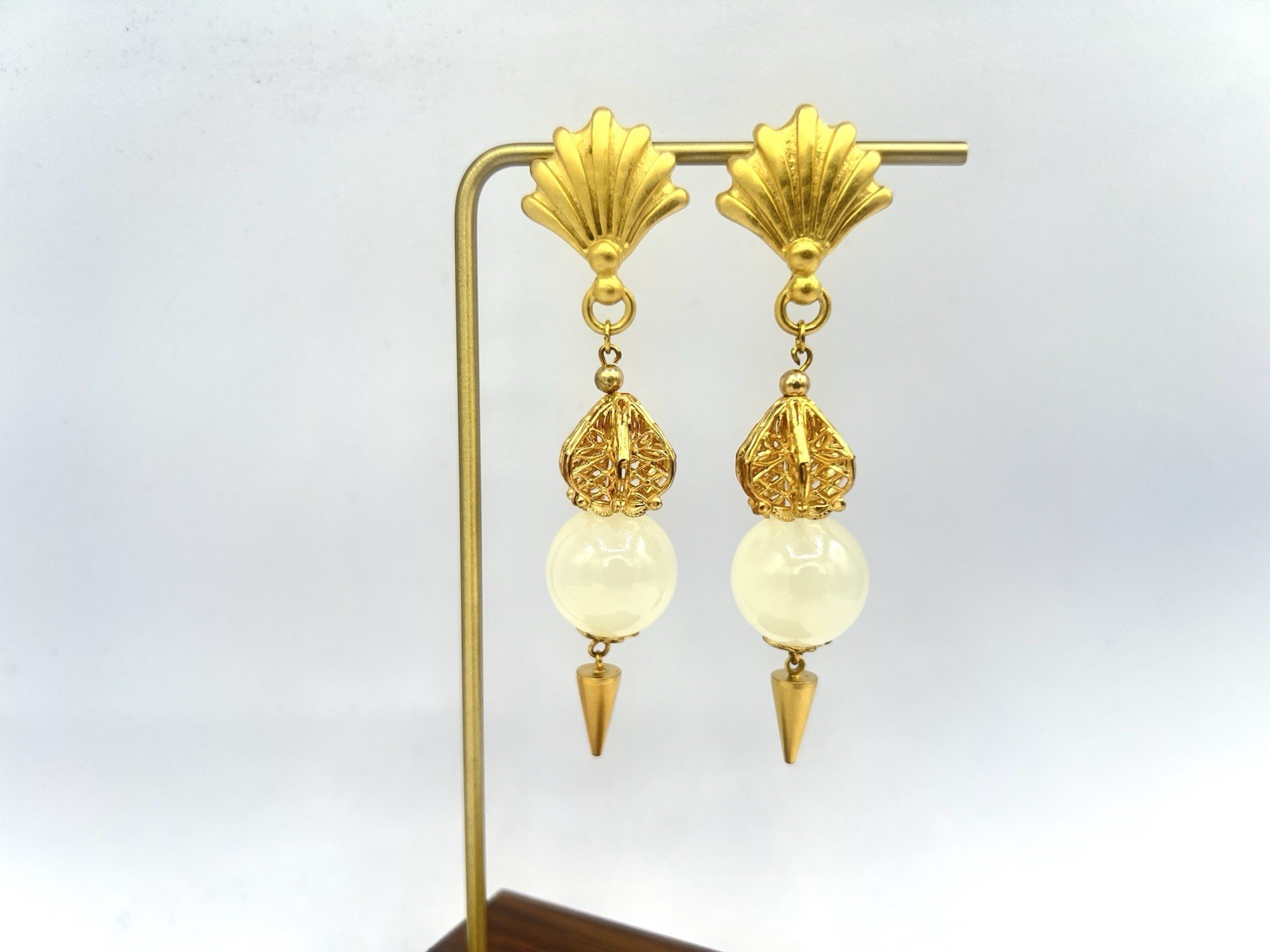 Vintage 1980s RO-DO Gold Filigree Lemon Moon Onyx Bead Earrings Dangles NOS YT