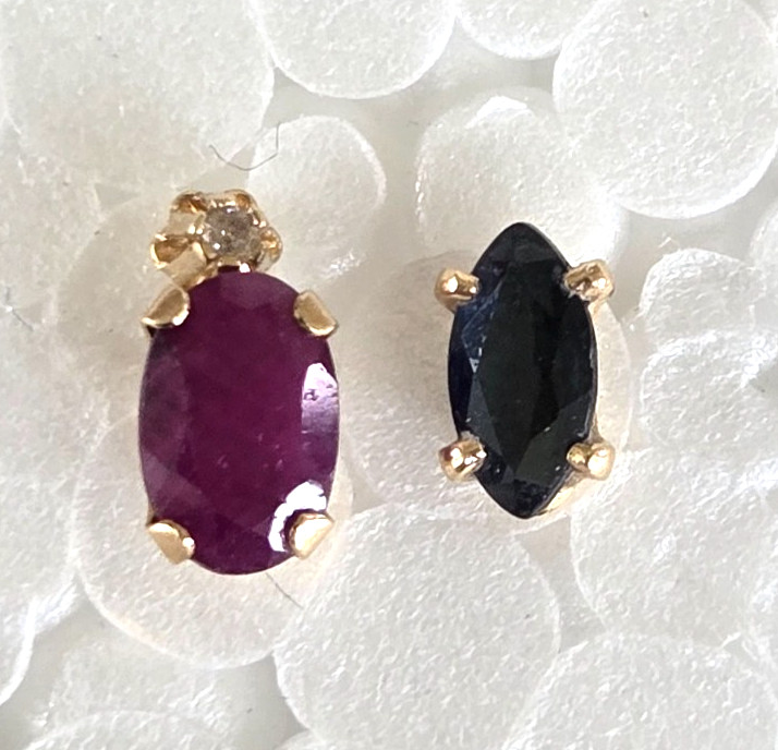 2 Vintage 14K Ruby/Spinel & Sapphire Pierced Single Stud Earrings .55 grams
