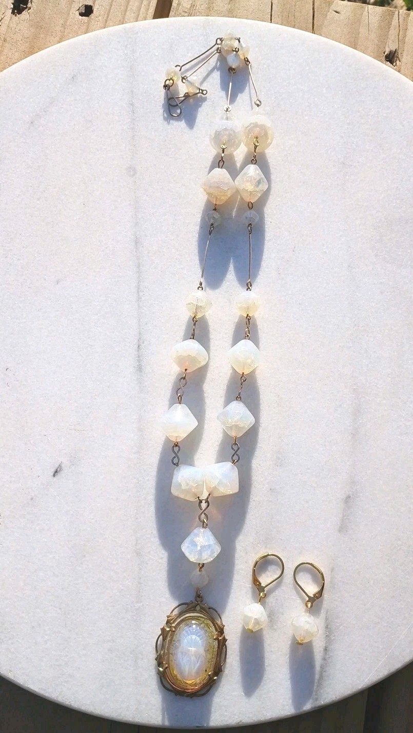SALE! VINTAGE EGYPTIAN OPAL FOIL SCARAB ANTIQUE FOIL CRACKLE GLASS NECKLACE SET