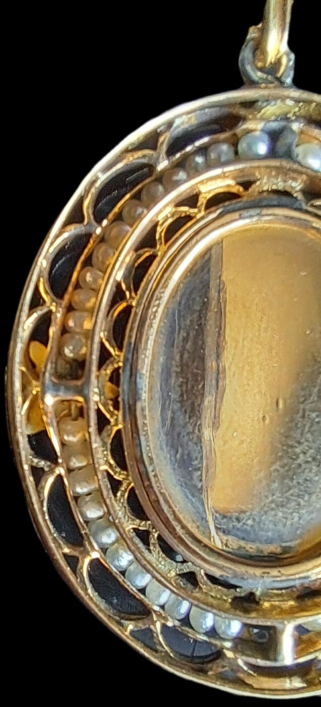 Fine Antique Art Nouveau 18K Gold Mother of Pearl Virgin Mary Pendant Ca 1900