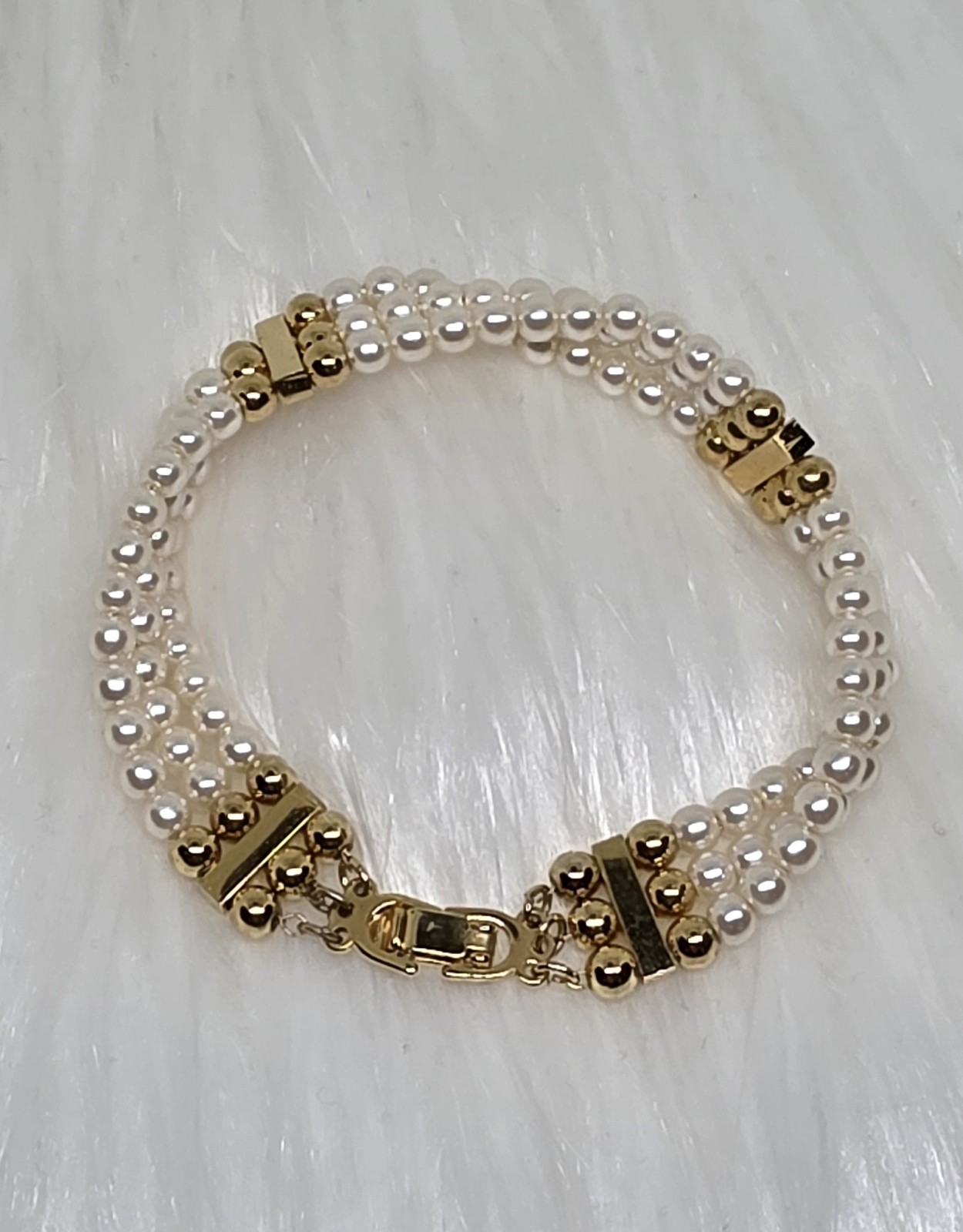 Vintage 1980 Cream Faux Pearl Gold Accent Bracelet 7.25 In