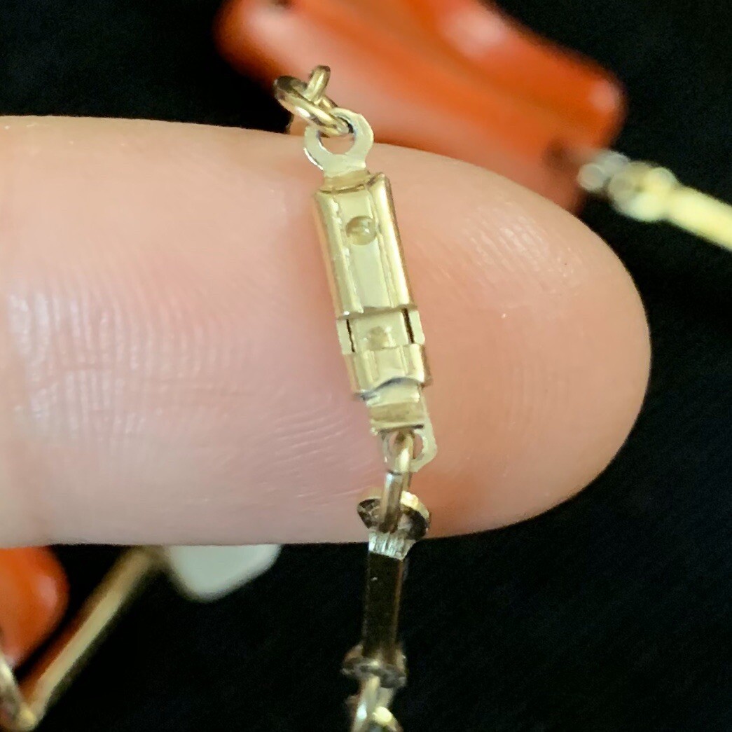 Vtg Red Mother Of Pearl MOP Shell Gold Tone Bar Link Necklace 26” Shell Station