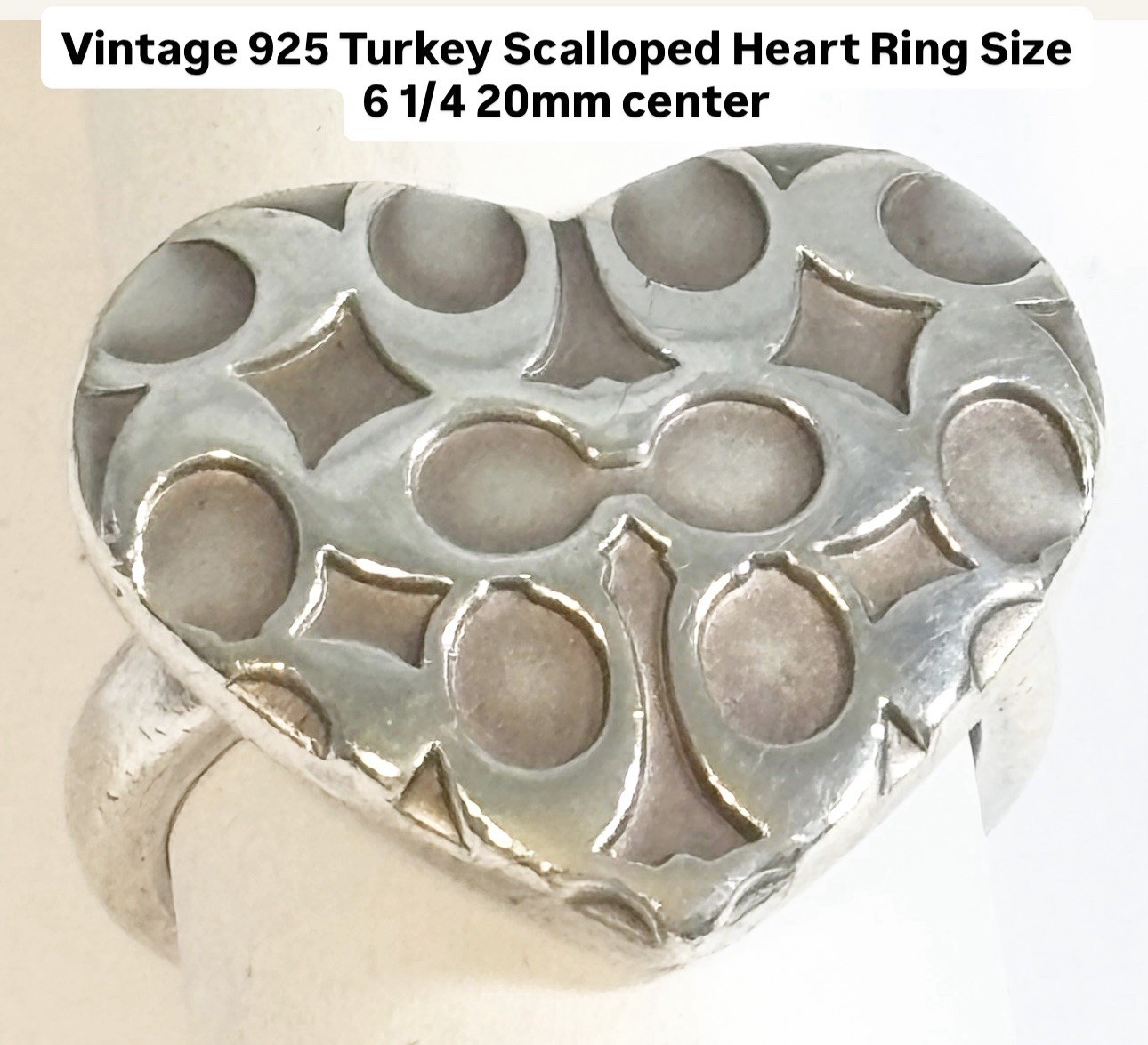 Vintage 925 Turkey Scalloped Heart Ring Size 6 1/4 20mm Center