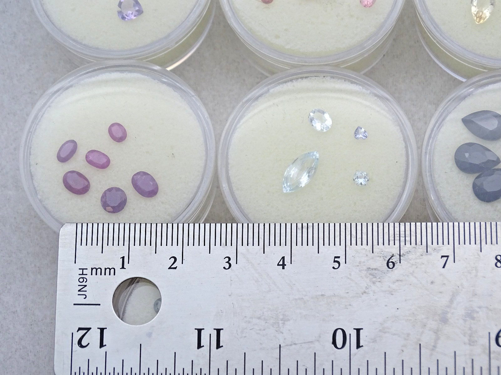 (10) ASSORTED COLORED STONES / FEDEX FREE SHIPPING