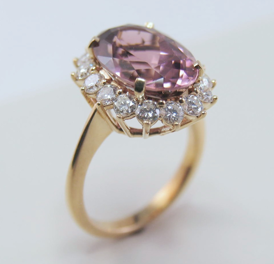 Vintage 18k Gold Lady’s 17 Stone Pink Tourmaline Diamond 6.65ctw Ring Size 5.75