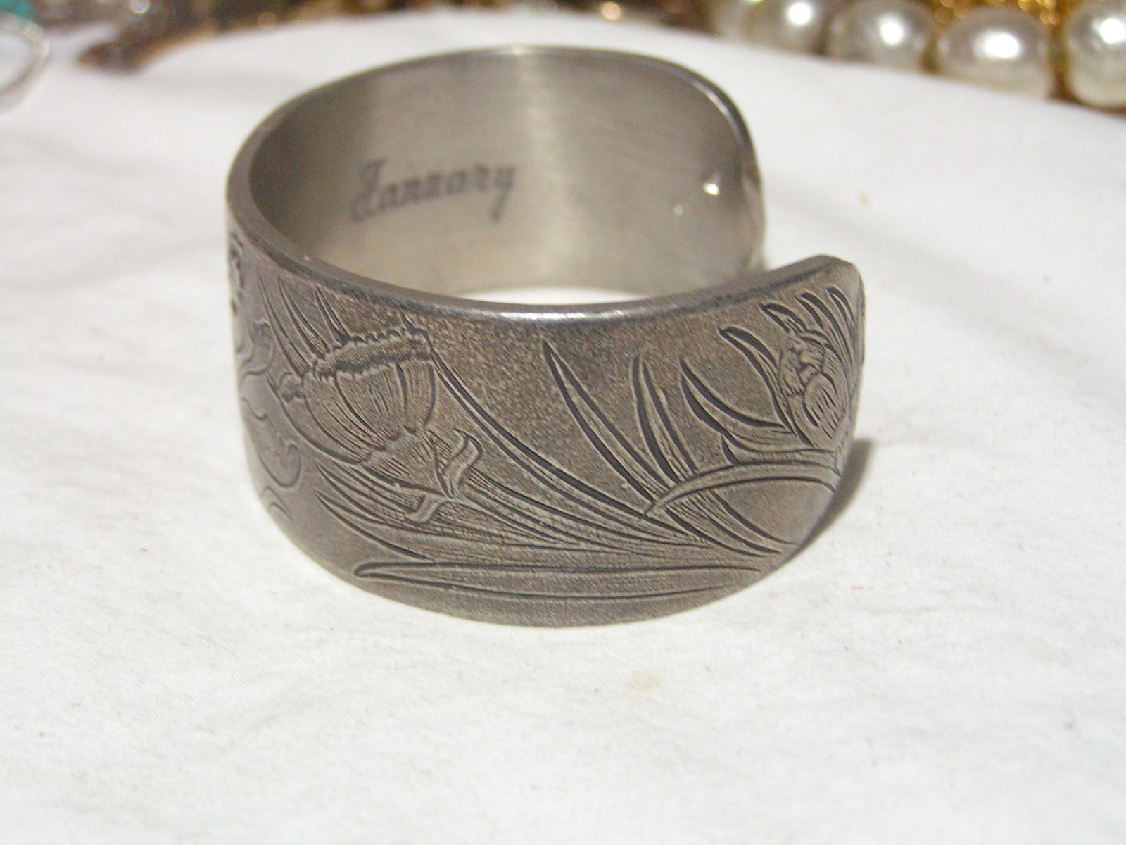 …Vintage Salisbury Pewter January Flowers Cuff Bracelet…