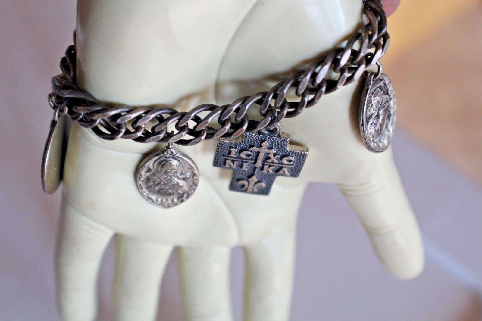 VINTAGE 925 RELIGIOUS 7 CHARM BRACELET 3 ARE CREED 5/16 X 7 1/4″, 63.2 GRAMS