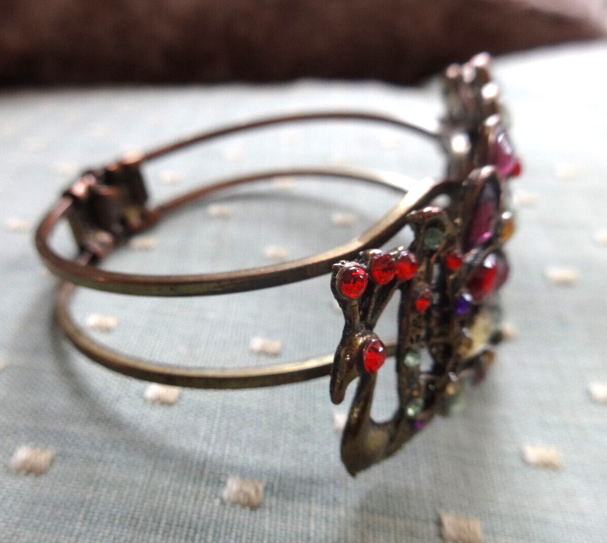 VTG PEACOCK CLAMPER BRACELET METAL MULTI COLORED FACETED CRYSTALS BIRD PRETTY!