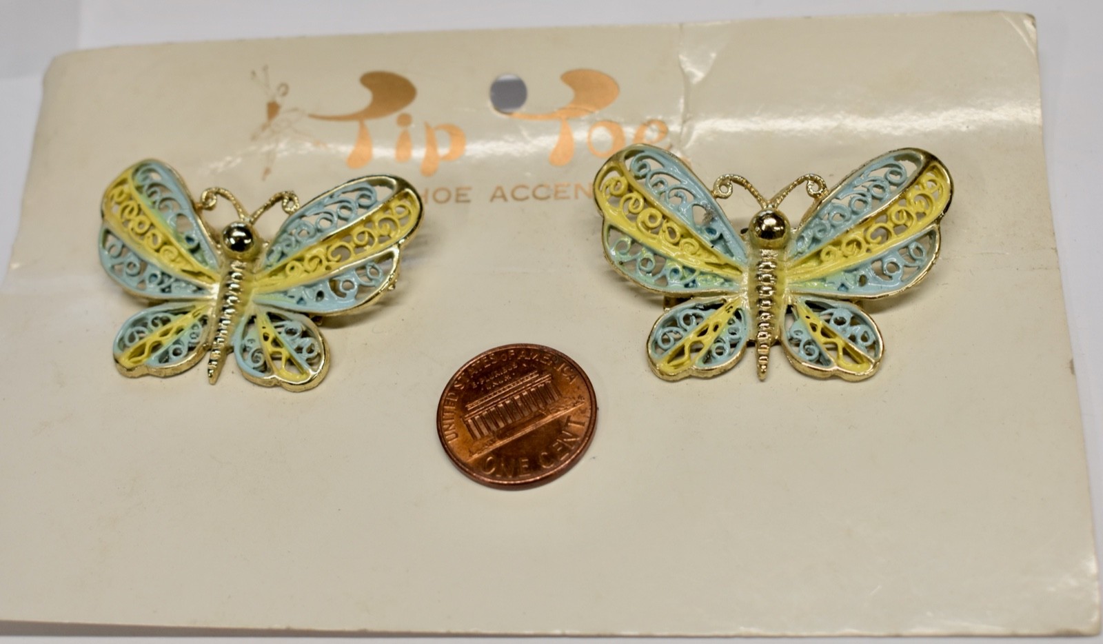 VINTAGE METAL FILAGREE BUTTERFLY SHOE CLIPS DEAD STOCK * card not included