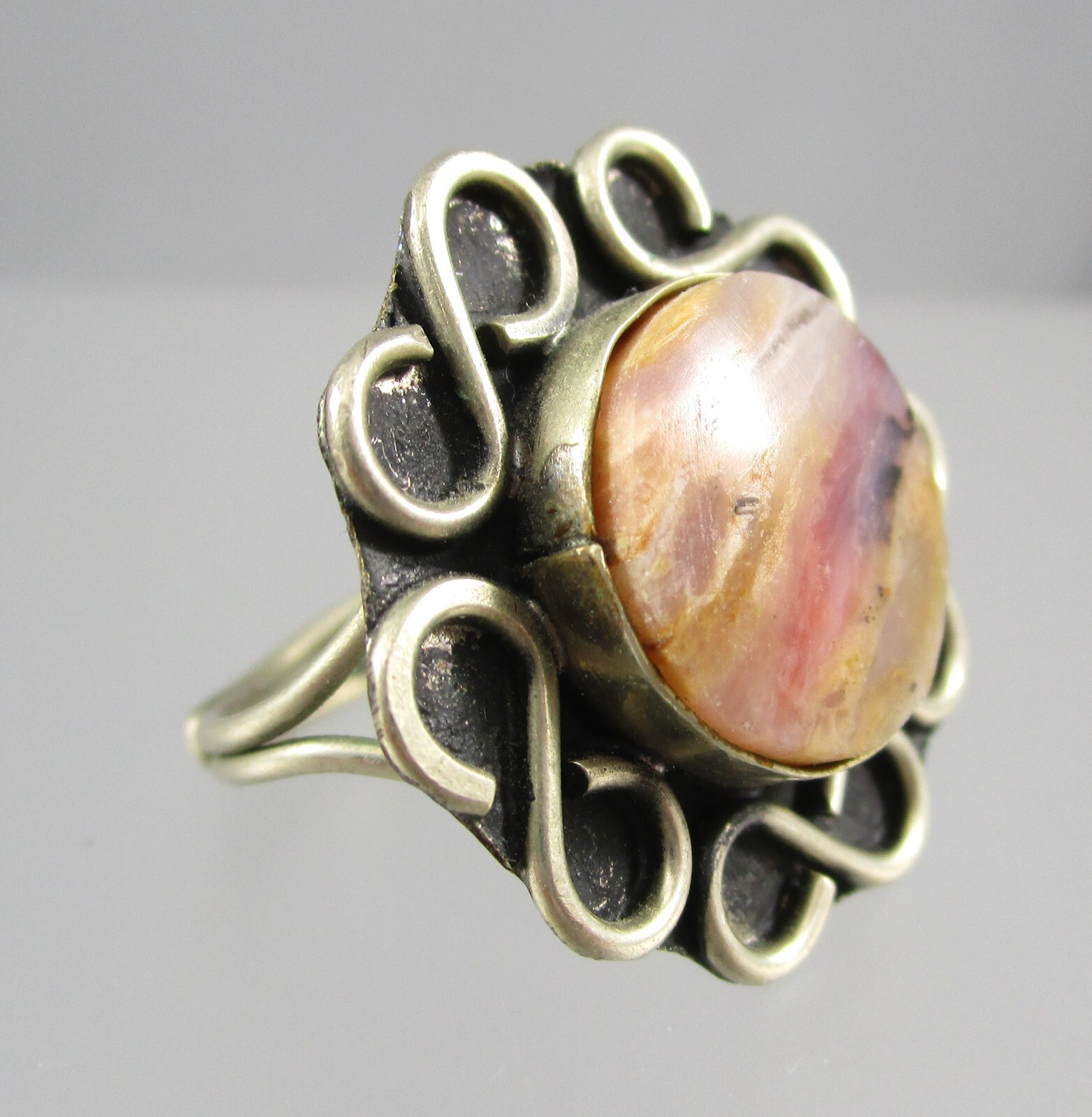 Vintage Silver Tone Untested Not Magnetic Metal NA Style Stone Adjust Ring 8189