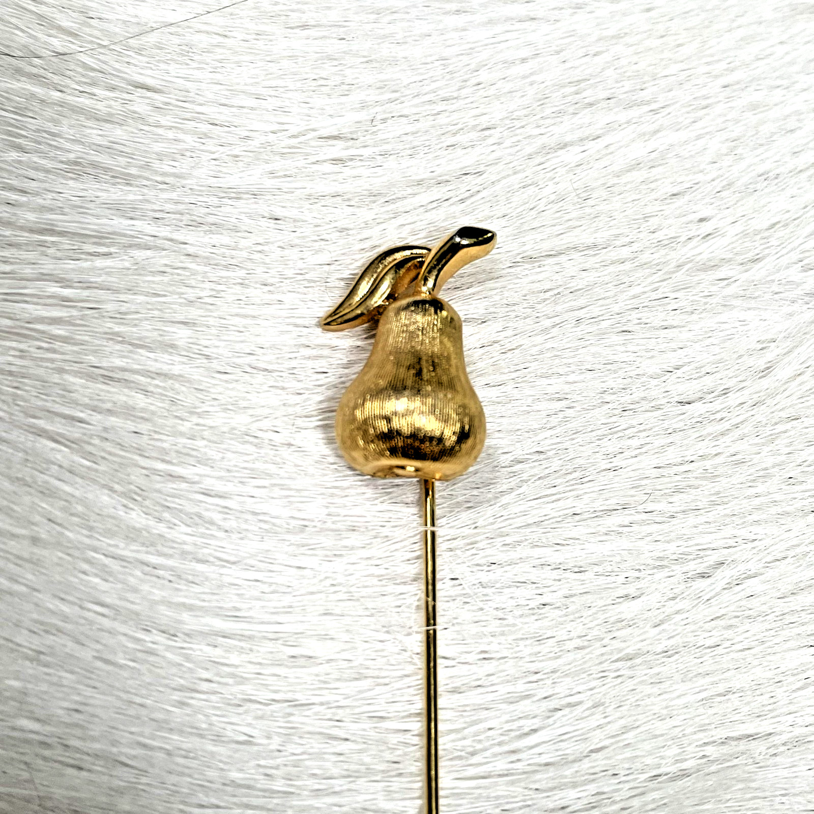 Vintage Trifari Stunning Brushed Gold Tone Pear Fruit Lapel Hat Pin 1950s