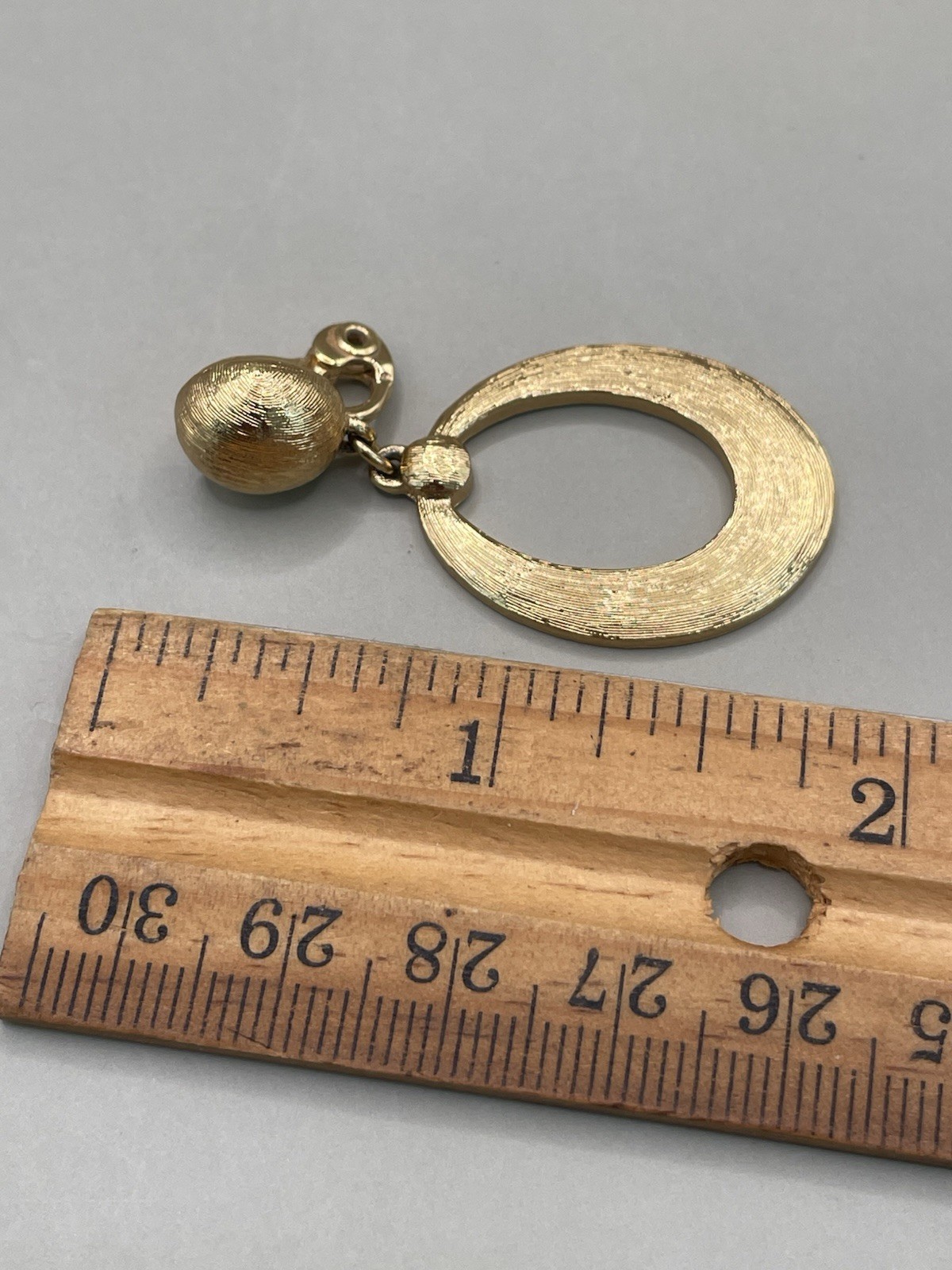 VTG Signed Monet Textured GoldTone 1.75” Retro Drop Dangle Clip On Earrings