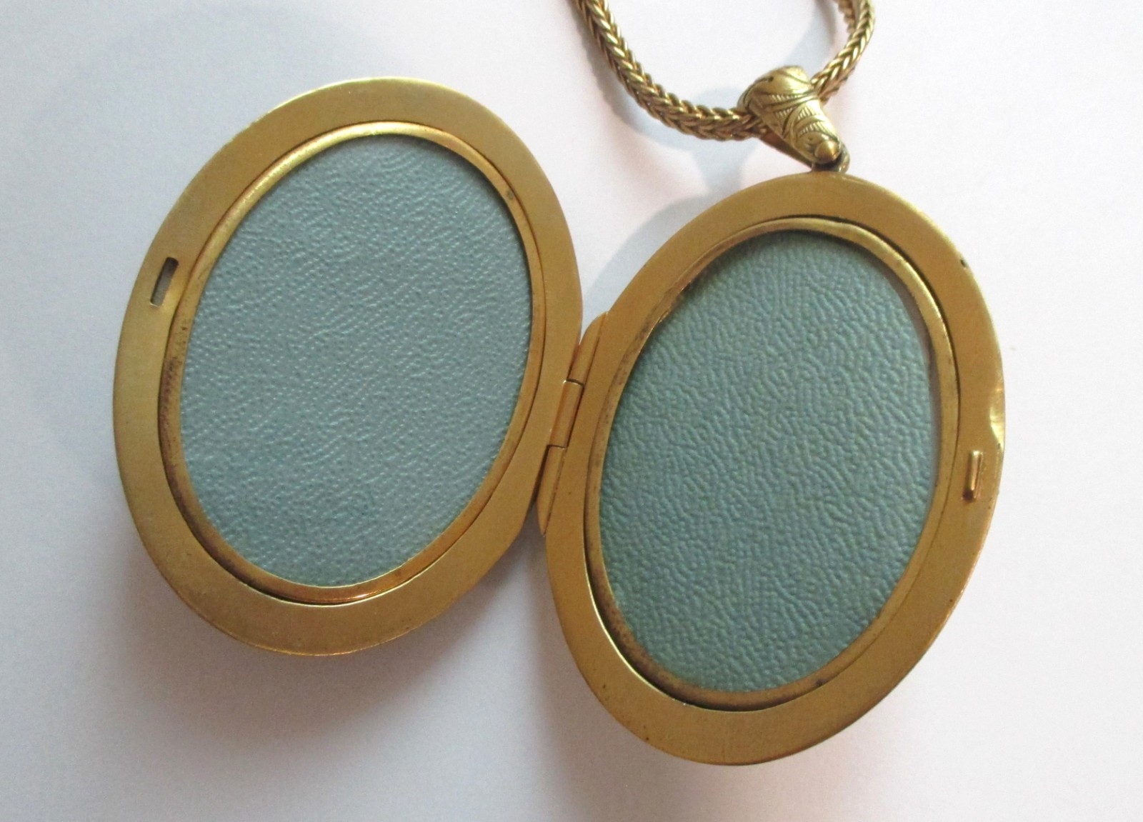 LARGE VINTAGE VICTORIAN REVIVAL LOCKET WHEAT CHAIN NECKLACE GOLD GILT BRASS