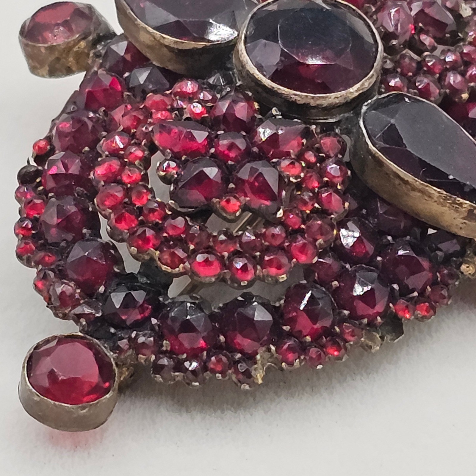 Vtg Bohemian Czech Garnet Brooch Deep Red Victorian Style Floral Cluster 2.5″