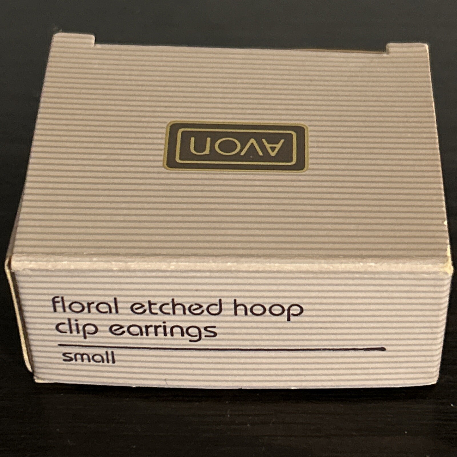 Avon Earrings Gold Tone Textured Floral Half Hoop Dangle Drop Clip on 1990